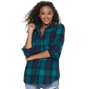 Juniors' button down front shirt from SO.